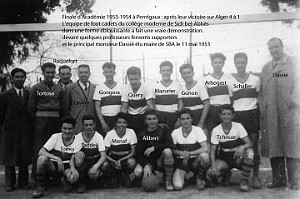 COLLEGE MODERNE LECLERC SIDI BEL ABBES SPORT FOOT 1953 VS PERREGAUX